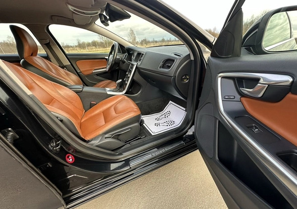 Volvo V60 cena 41000 przebieg: 242000, rok produkcji 2013 z Kłodzko małe 667